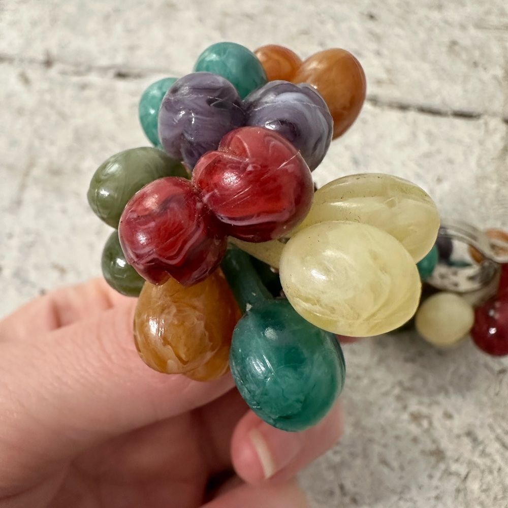 Vintage 40s/50s Molded Plastic Bubbles Clip On Earrings - Picture 5 of 7